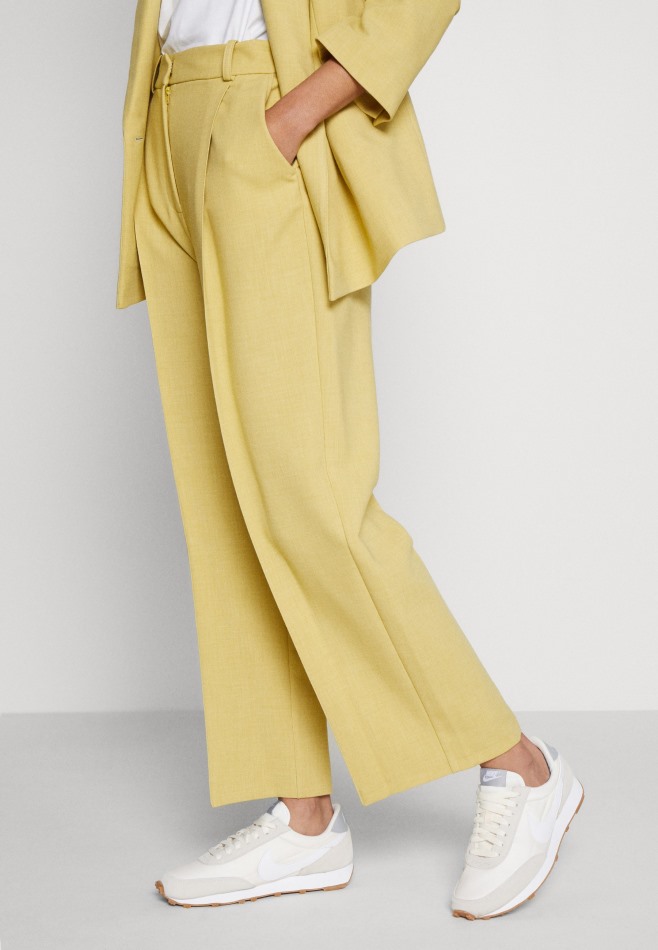 Gabour Beige | Baskets Exclusives